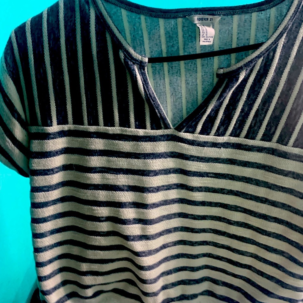 Forever 21 Crop Top/V neck